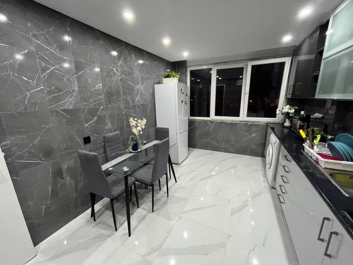 N3 Apartment Amadora Luaran gambar